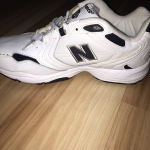 Brand new never worn New Balance 600 9.5 mens